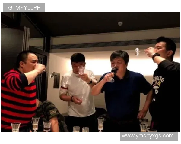 足球明星们的酒桌风云揭秘他们钟爱的酒品与背后的故事